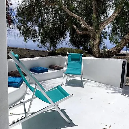 בית נופש Cosy Finca, Sea Views, Jacuzzi