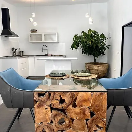 בית נופש Cosy Finca, Sea Views, Jacuzzi *