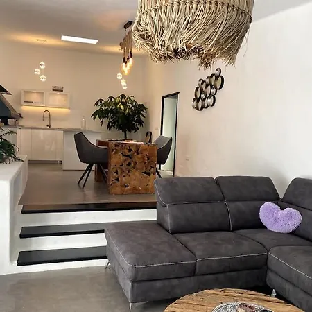 Cosy Finca, Sea Views, Jacuzzi Сasa de vacaciones La Asomada (Lanzarote)