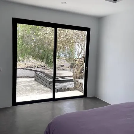 בית נופש Cosy Finca, Sea Views, Jacuzzi