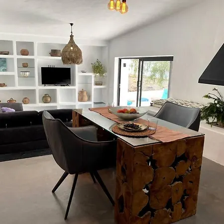 Дом отдыха Cosy Finca, Sea Views, Jacuzzi Ла-Асомада