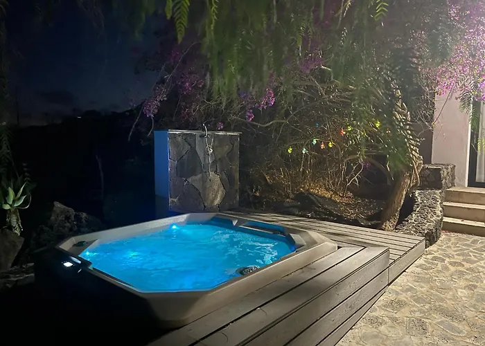 Feriehus Cosy Finca, Sea Views, Jacuzzi *